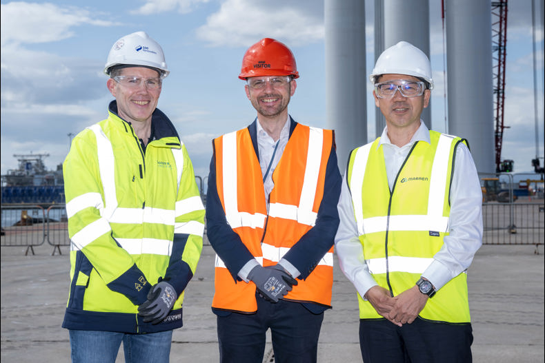 (l to r) Steve Wilson Offshore Wind Director at SSE Renewables, Stephen Gethins MSP and Yoshihiro Hayakawa, Chief Executive Officer and Managing Director at Maraen.jpg