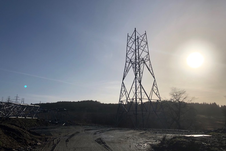 SSEN Transmission Phase Two Towers Being Installed 1